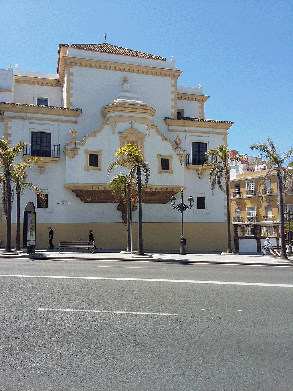 Building along Avene Cuesta de las Calesas