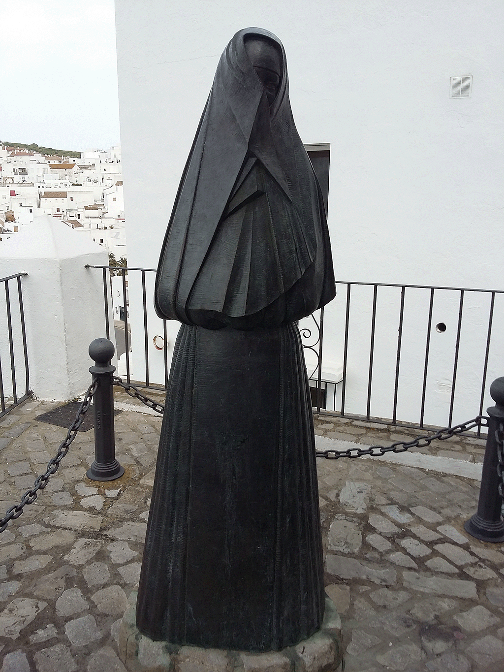 Veiled lady statue cobijada