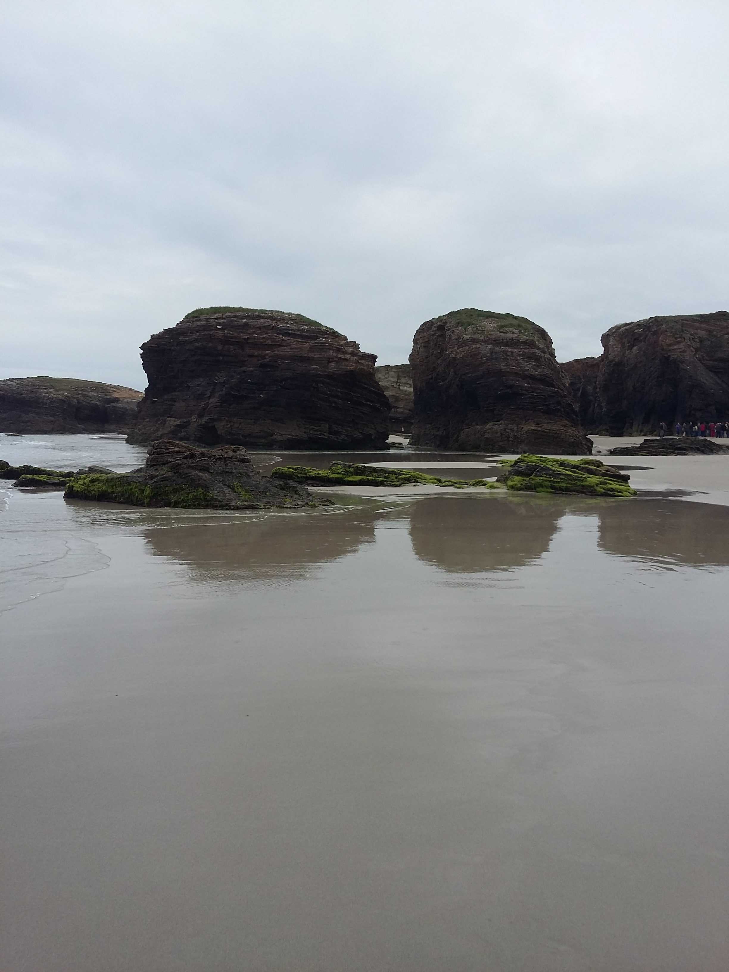 Las Catedrales low tide